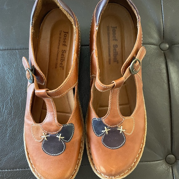 Josef Seibel Brown Leather T-Strap Flats - Picture 2 of 6